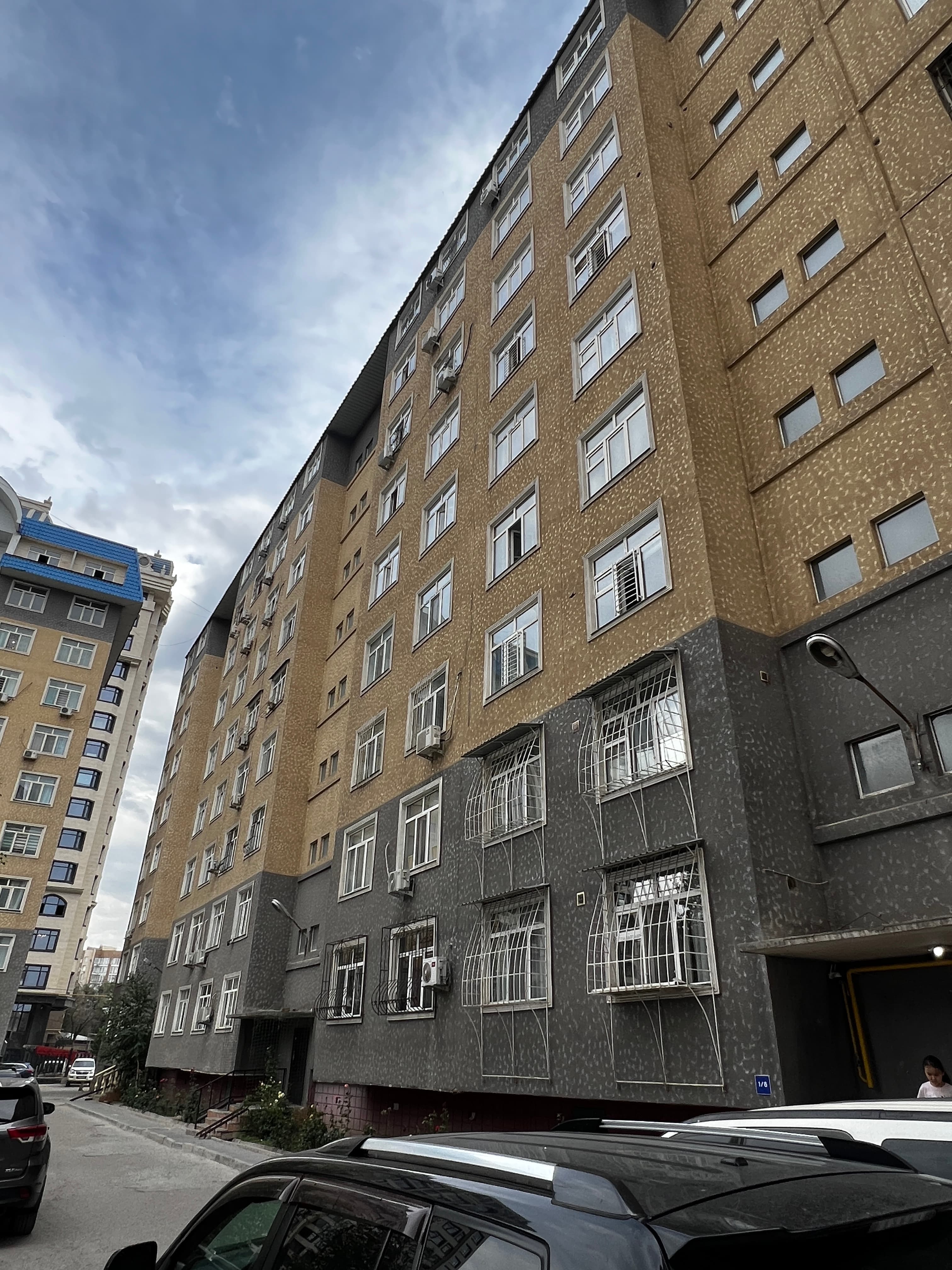 3 ком, 106 улучшенная, 101.2 м2, этаж 1/9, Сост: Евроремонт - фото 1