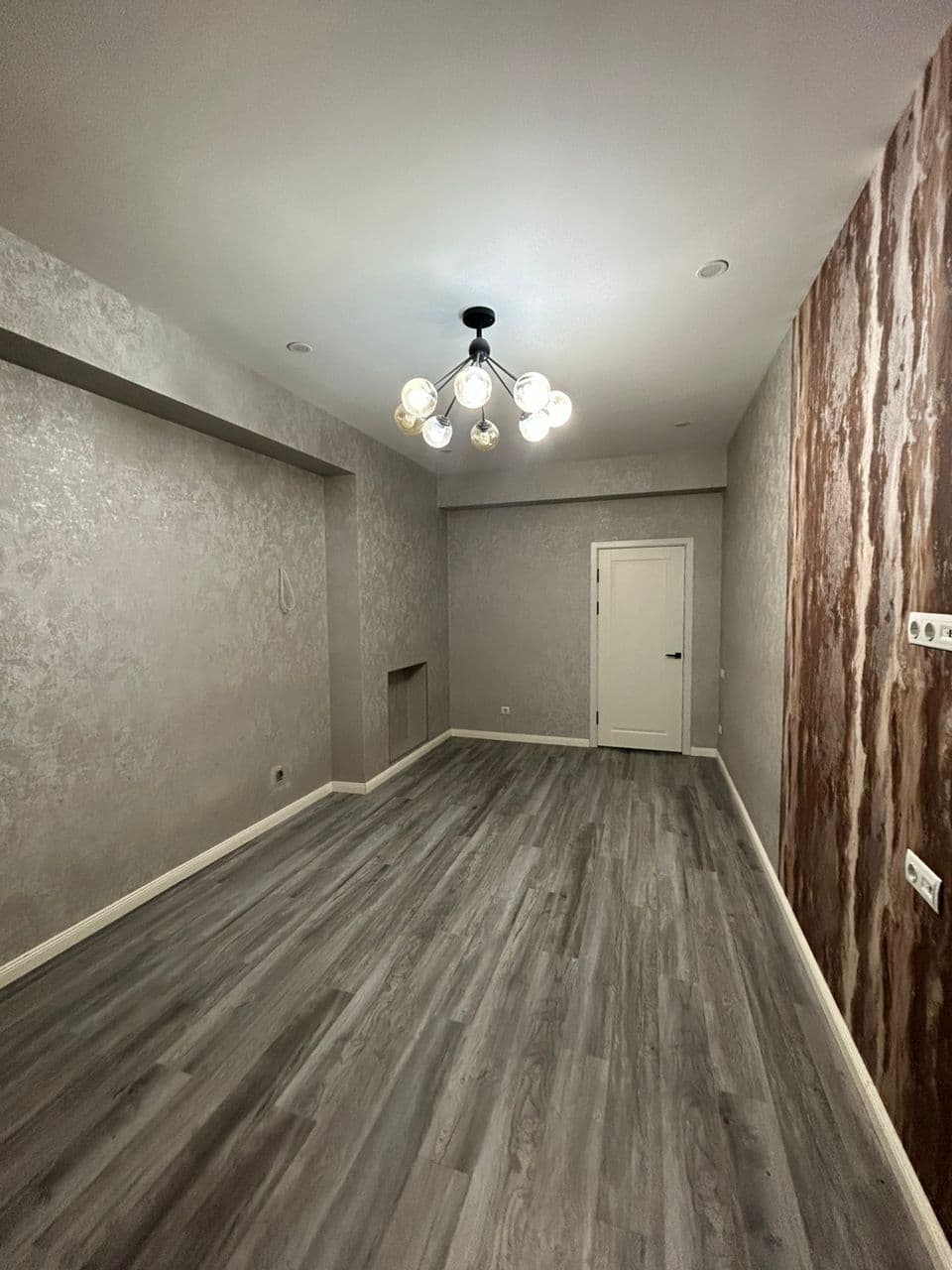 Элитка, 3 ком, 81 м2, этаж 10/12, ж/к Панорама (Горького/Фатьянова), Сост: Евроремонт - фото 10
