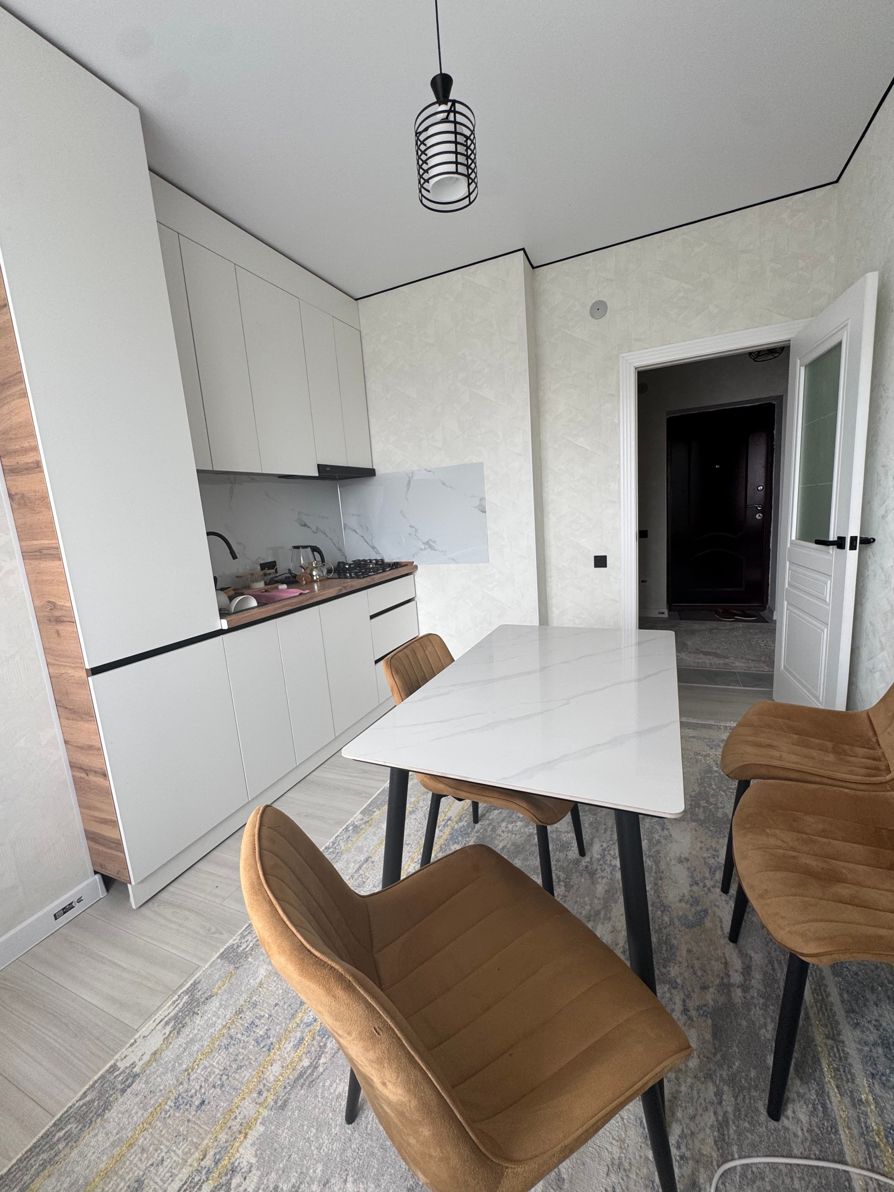 Аренда, Элитка, 1 ком, 42 м2, этаж 7/10, ж/к ЖД Асанбай, Сост: Евроремонт