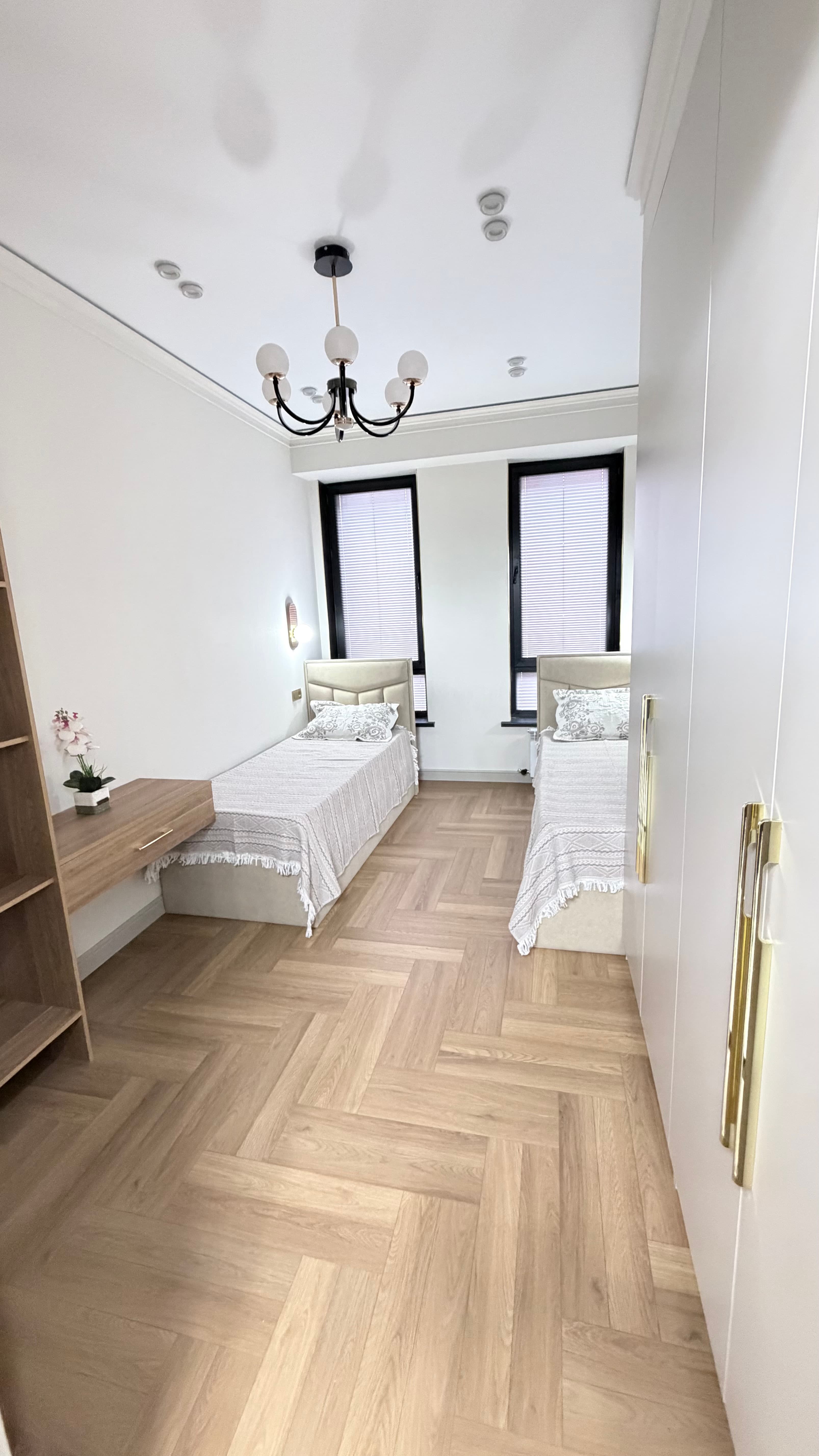 Элитка, 3 ком, 80 м2, этаж 10/14, ж/к Нью-Йорк сити (New York city), Сост: Евроремонт - фото 8