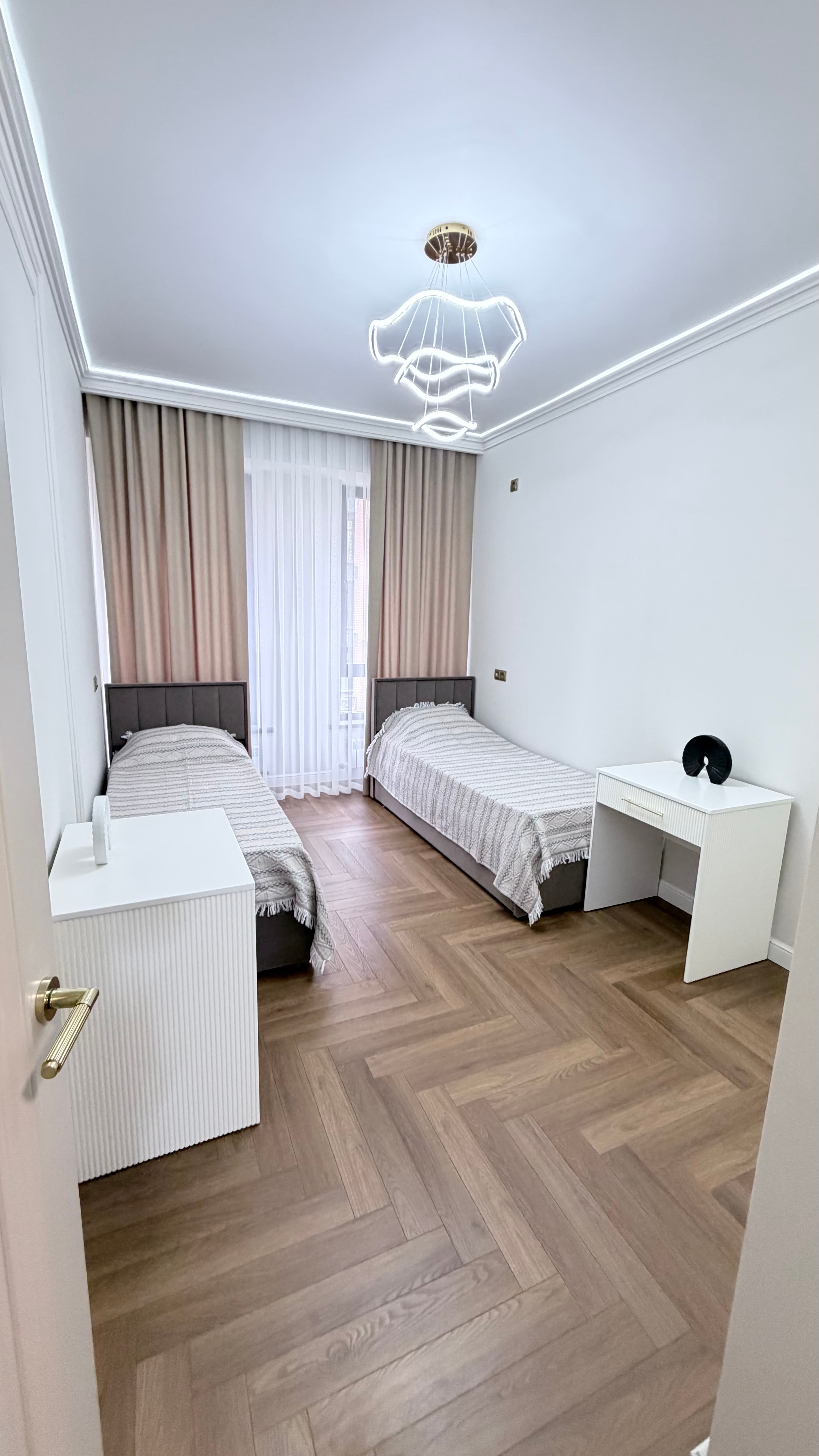 Элитка, 3 ком, 104 м2, этаж 9/14, ж/к Нью-Йорк сити (New York city), Сост: Евроремонт - фото 10