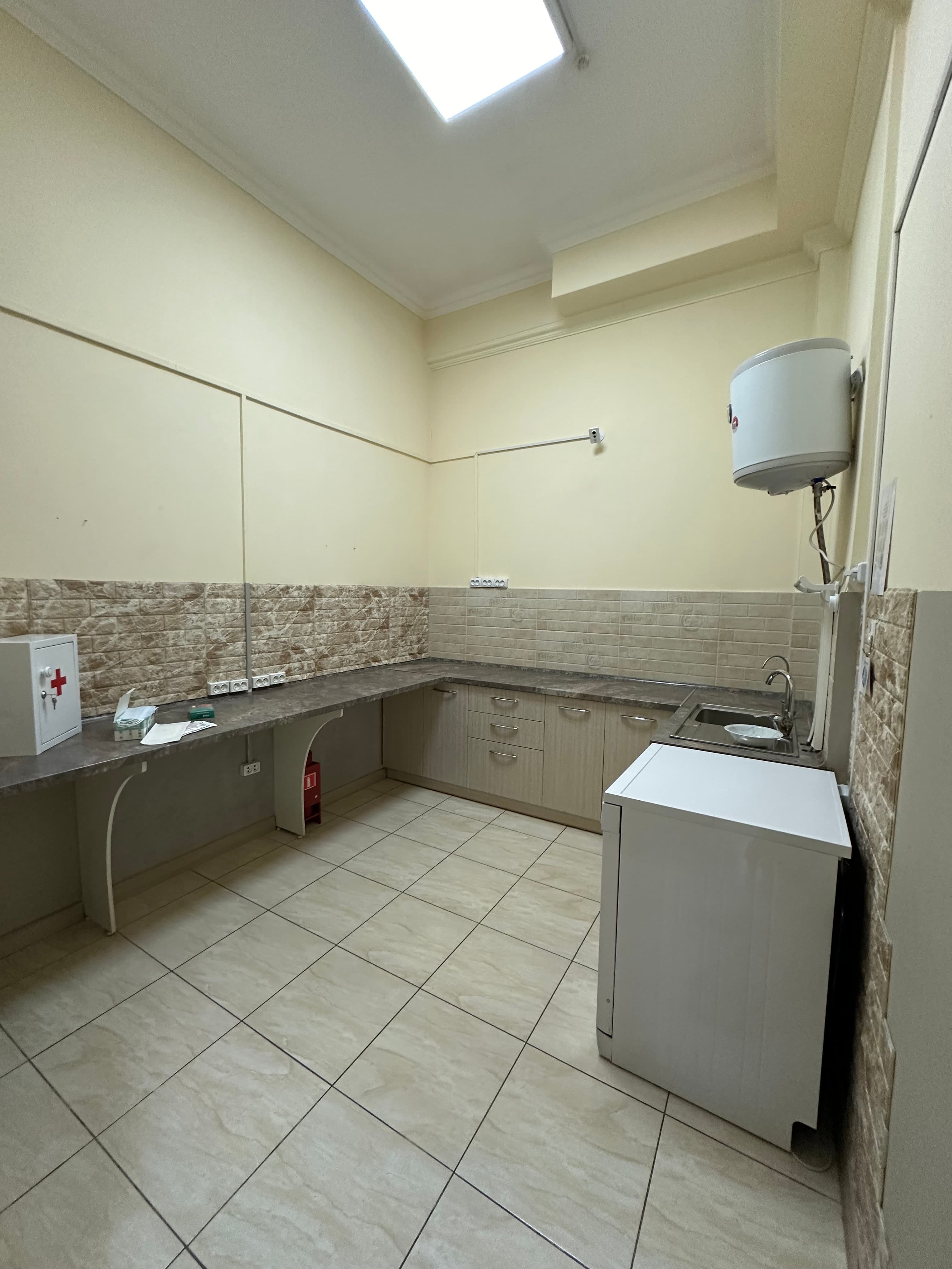 Офис, Коммерческая, 274 м2, этаж 1/10, Сост: Евроремонт - фото 10