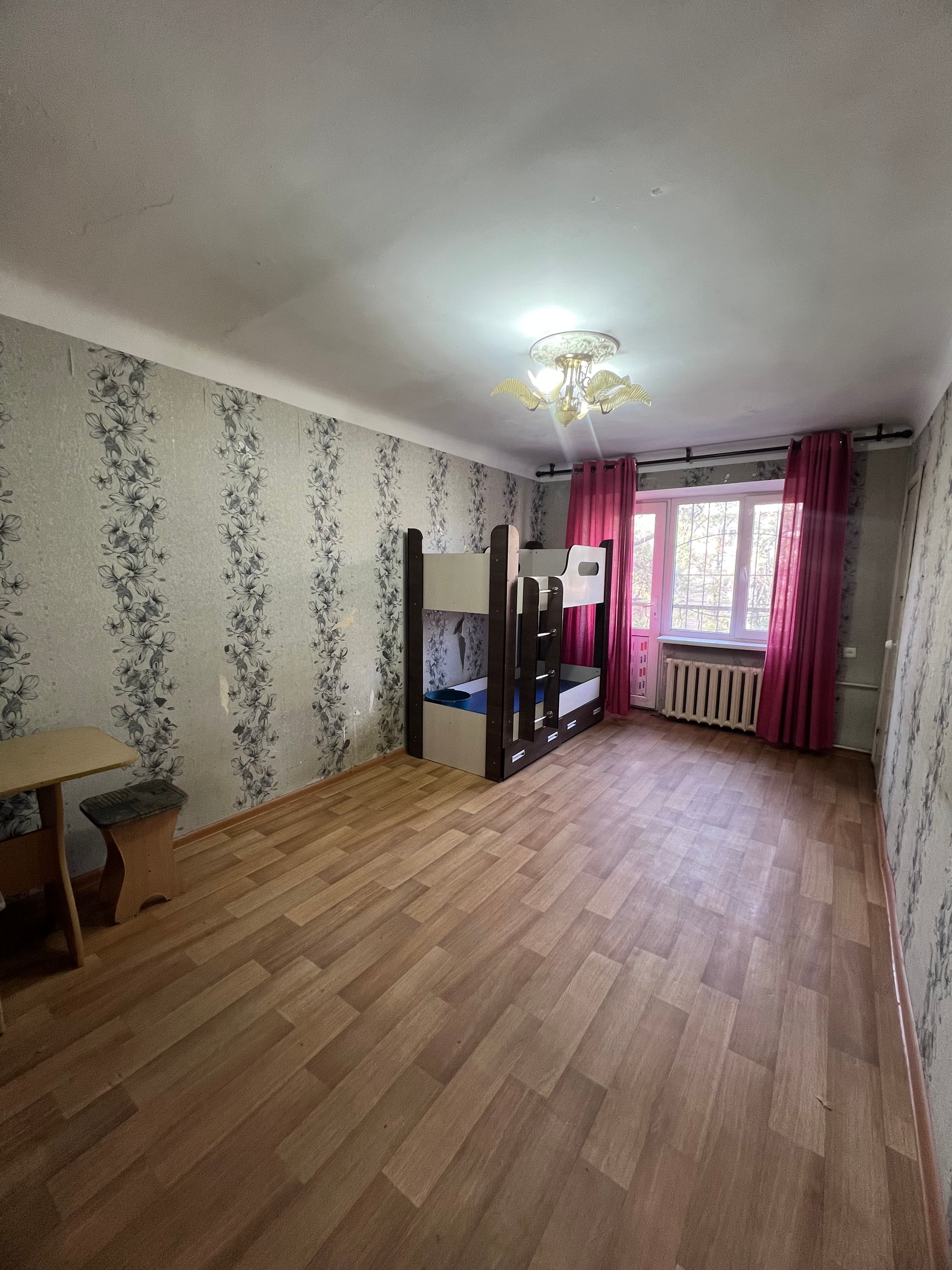 2 ком, Хрущёвка, 42 м2, этаж 3/3, Сост: Среднее