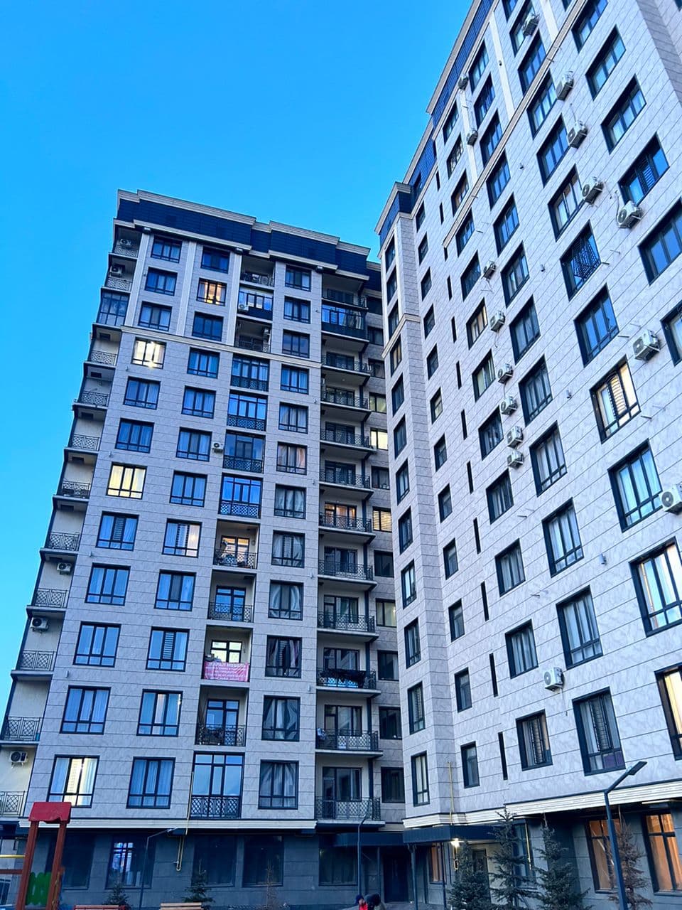 Элитка, 3 ком, 113 м2, этаж 10/12, ж/к Монреаль Грин (Montreal Green), Сост: Евроремонт - фото 1