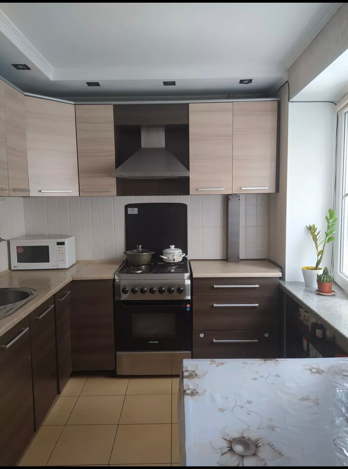 3 ком, Хрущёвка, 60 м2, этаж 1/3, Сост: Евроремонт - фото 2