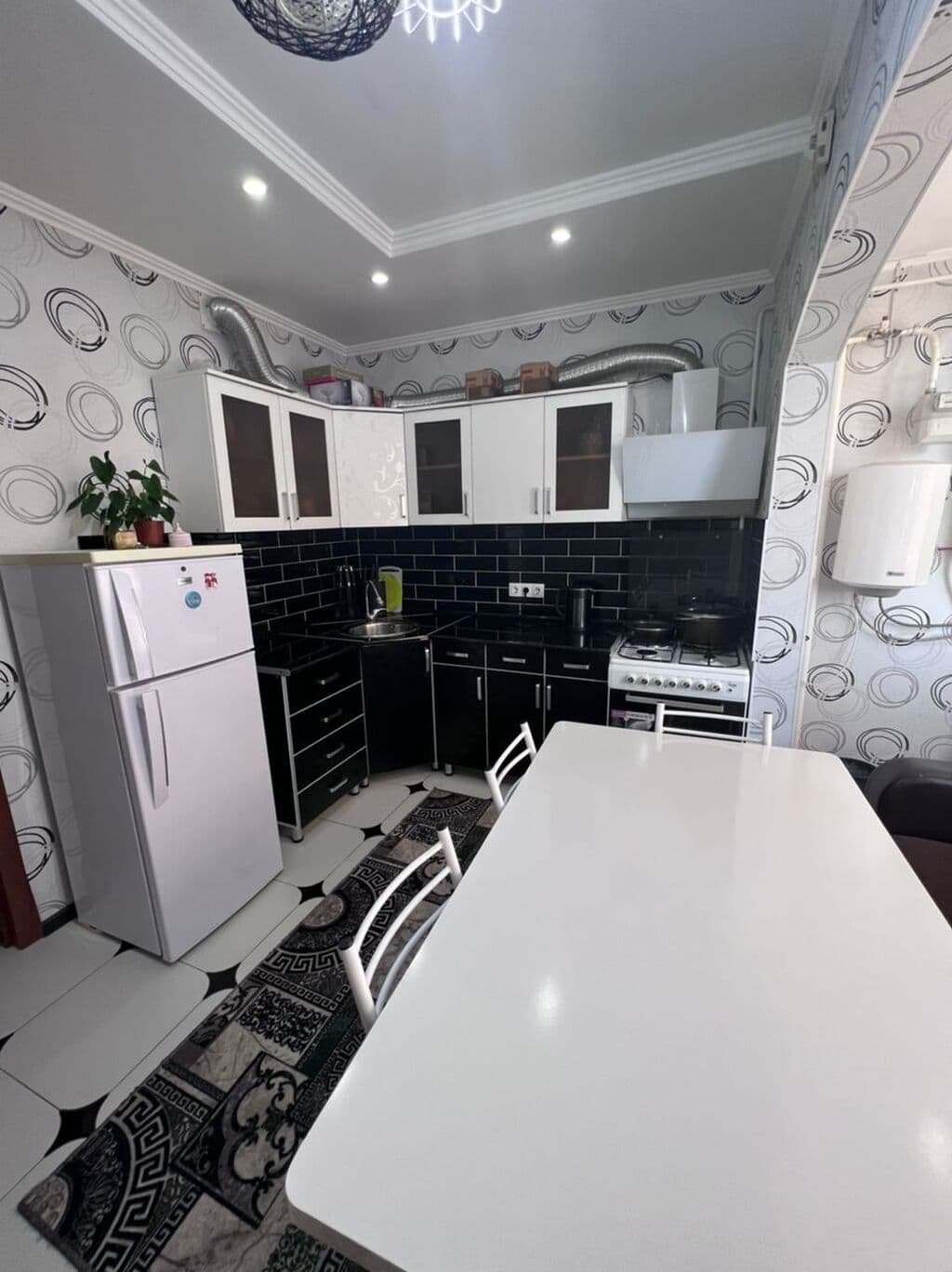 Элитка, 2 ком, 67 м2, этаж 3/9, Сост: Евроремонт - фото 2