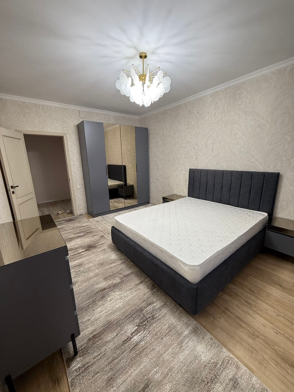Элитка, 2 ком, 70 м2, этаж 18/18, ж/к БИШКЕК КУРУЛУШ (Bishkek Kurulush), Сост: Евроремонт - фото 3