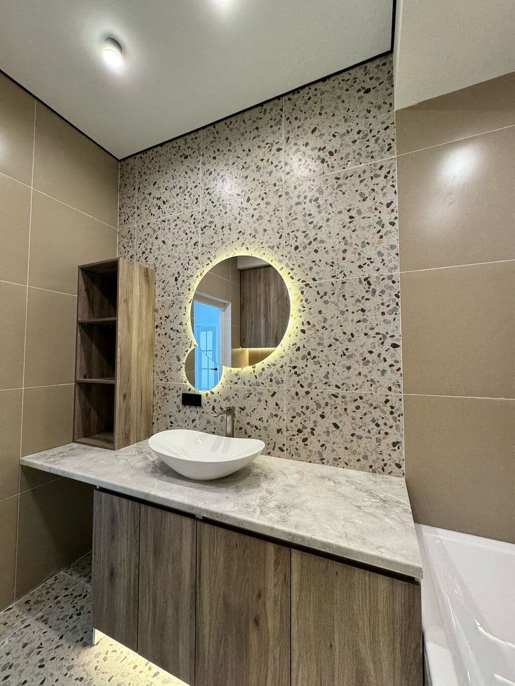 Элитка, 2 ком, 65 м2, этаж 4/14, ж/к Роял Констракшн (Royal Construction), Сост: Евроремонт - фото 10