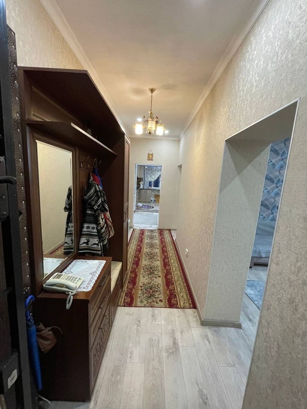 2 ком, Сталинка, 50 м2, этаж 3/3, Сост: Евроремонт - фото 1