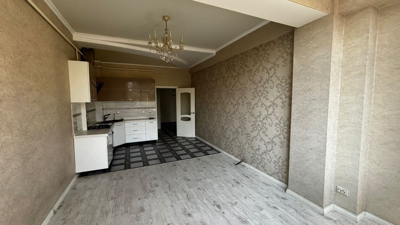 Элитка, 2 ком, 100 м2, этаж 2/10, ж/к Памир Строй (Pamir Stroy), Сост: Хорошее - фото 1