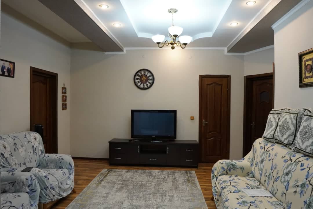 Элитка, 5 ком, 209 м2, этаж 5/6, Сост: Хорошее - фото 1