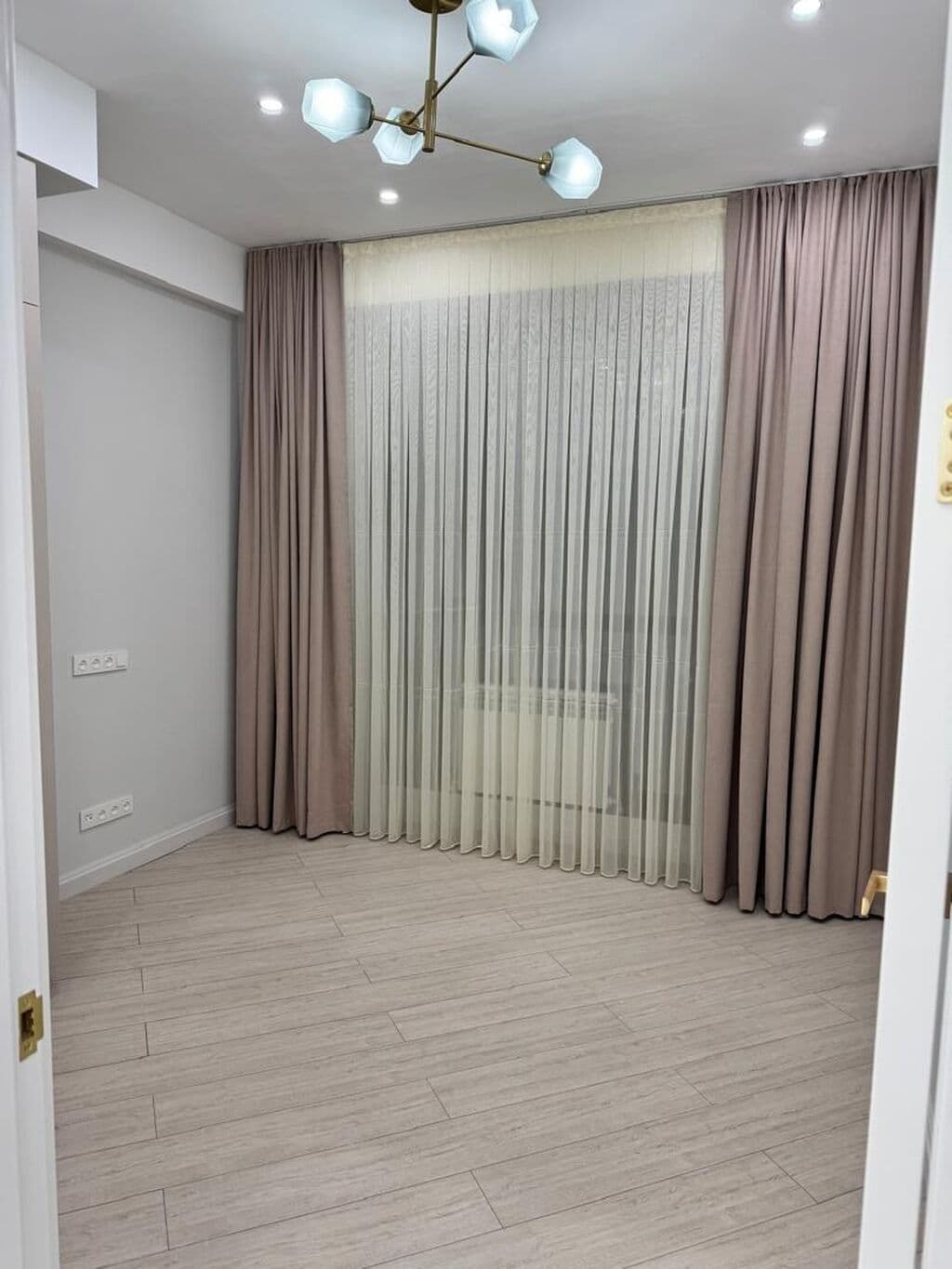 Элитка, 3 ком, 82 м2, этаж 2/15, ж/к Кап Строй Сити (Capstroy City), Сост: Евроремонт - фото 7