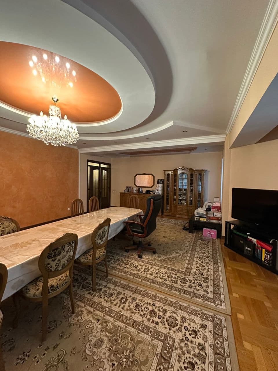 Элитка, 4 ком, 215 м2, этаж 5/9, Сост: Хорошее - фото 1