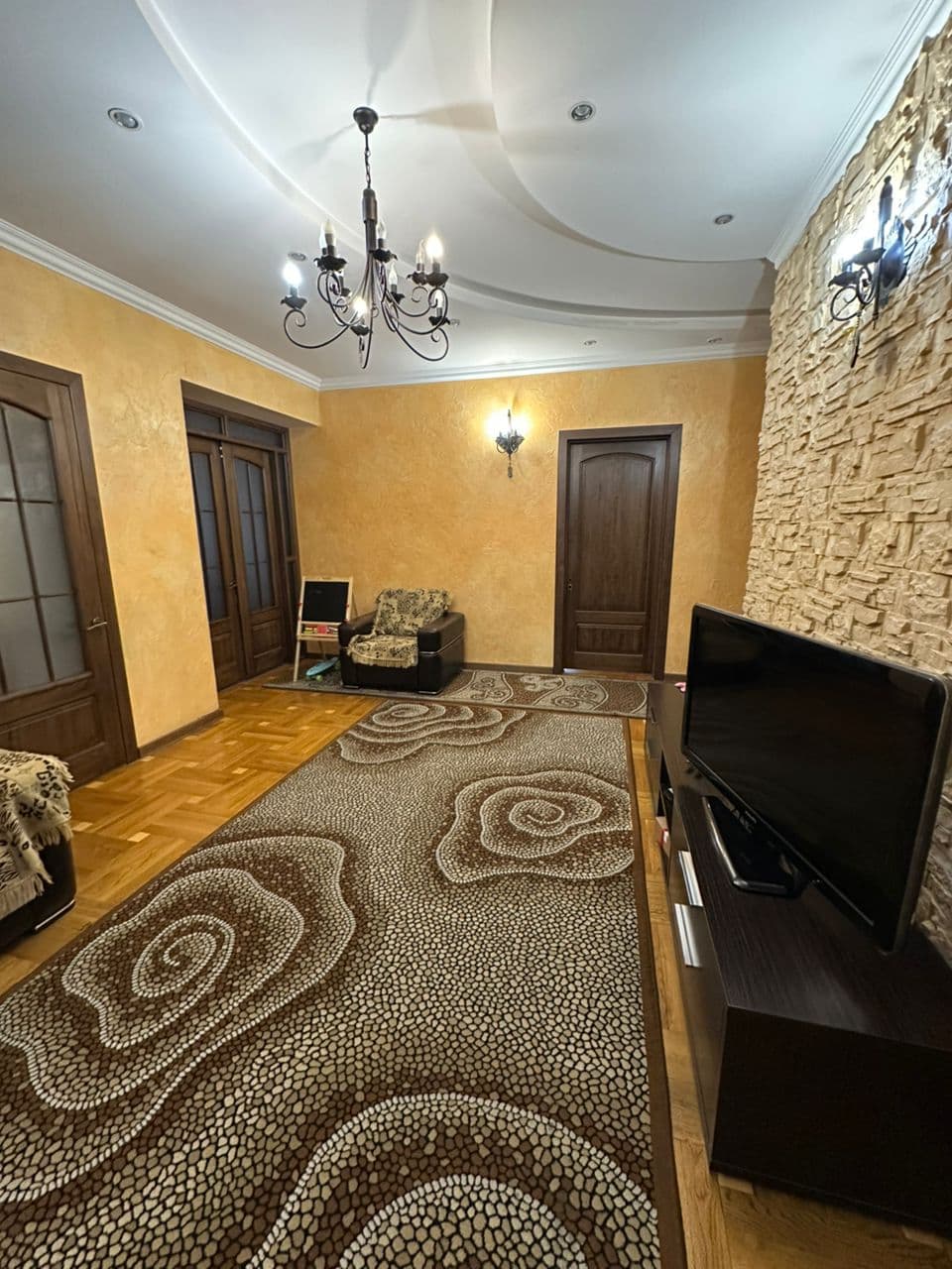 Элитка, 4 ком, 215 м2, этаж 5/9, Сост: Хорошее - фото 2