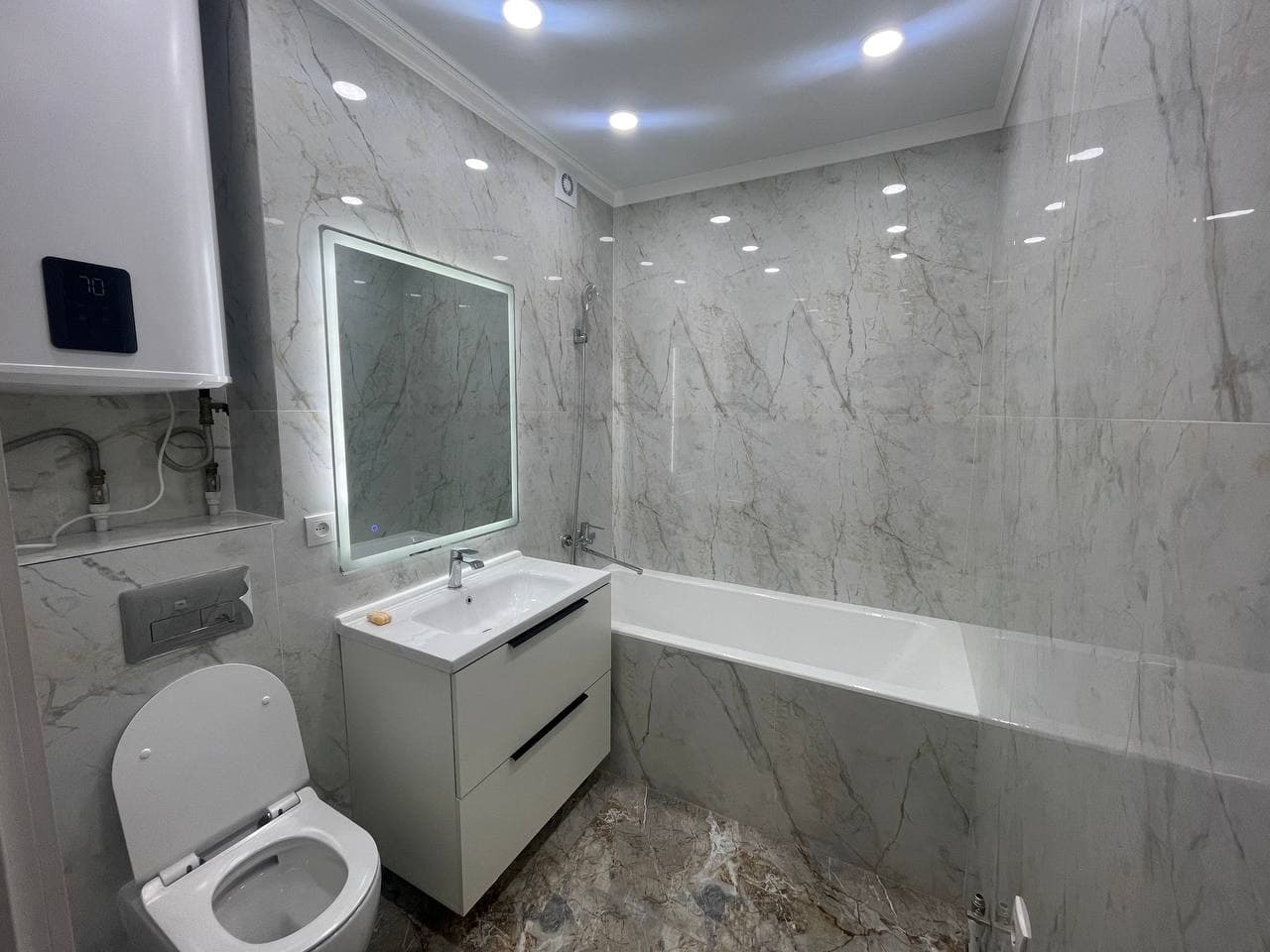 Элитка, 2 ком, 80 м2, этаж 8/9, ж/к Молодежный Квартал (Molodezhnyi Kvartal)), Сост: Евроремонт - фото 14