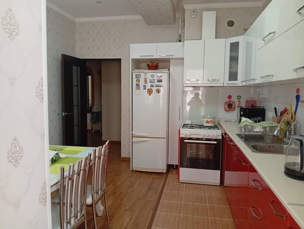 Элитка, 3 ком, 100 м2, этаж 2/10, Сост: Евроремонт - фото 12
