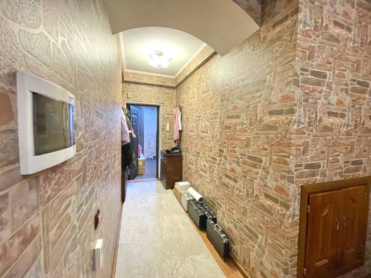 Элитка, 2 ком, 73.3 м2, этаж 1/9, ж/к БИШКЕК КУРУЛУШ (Bishkek Kurulush), Сост: Евроремонт - фото 1