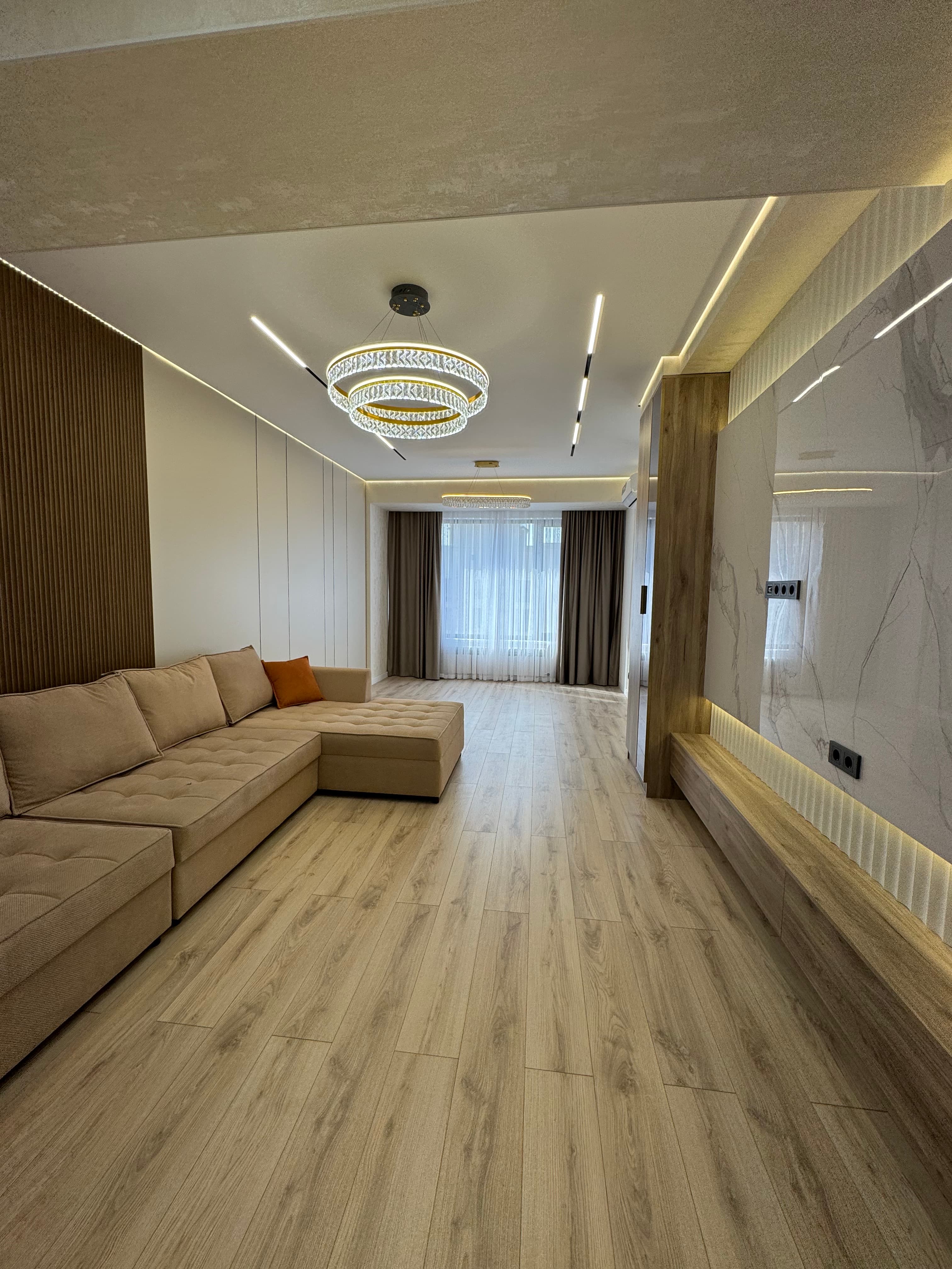 Продажа, Элитка, 3 ком, 119 м2, этаж 11/14, ж/к Bright Town, Сост: Евроремонт - фото 2