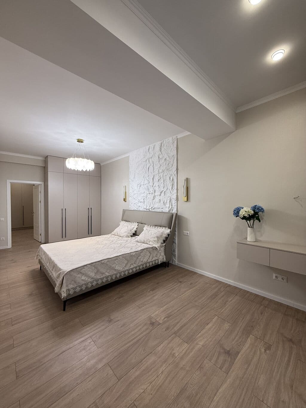 Продажа, Элитка, 2 ком, 85 м2, этаж 7/12, ж/к Кап Строй Сити (Capstroy City), Сост: Евроремонт - фото 3
