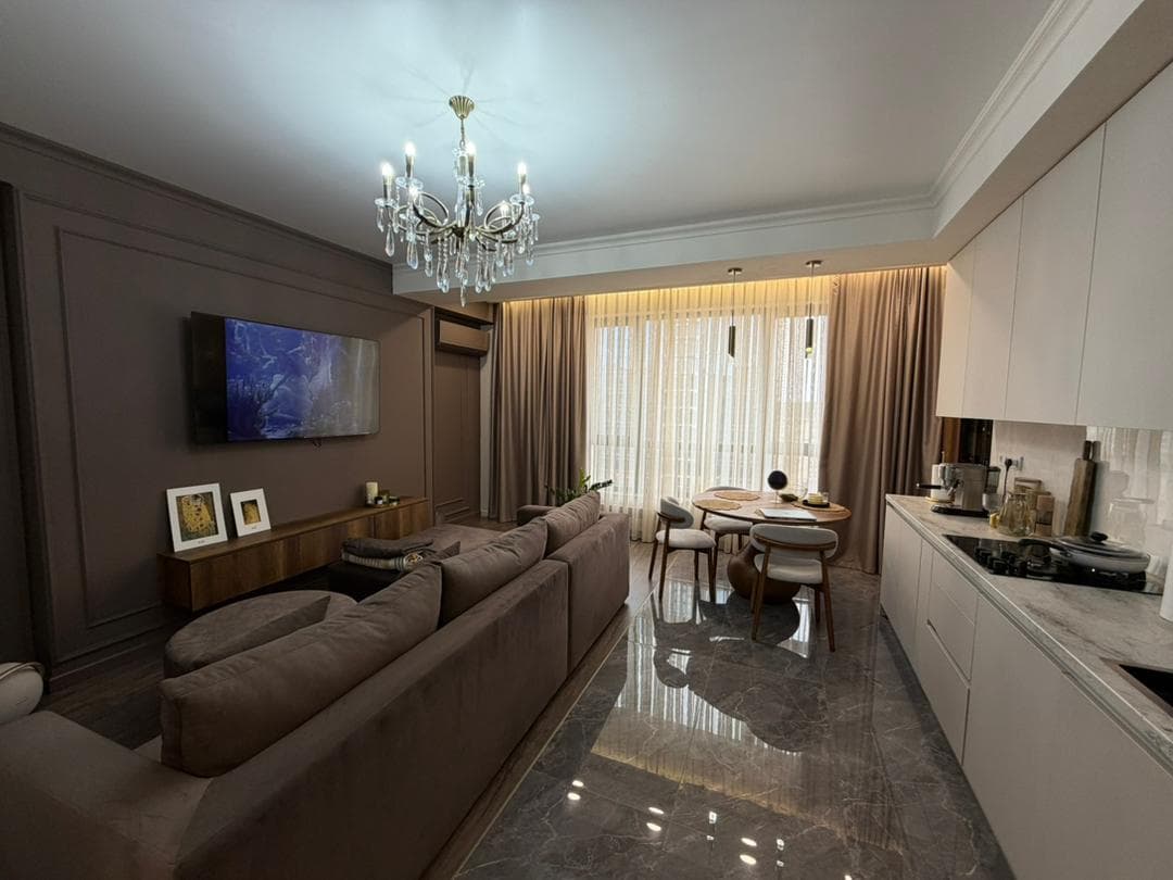 Элитка, 3 ком, 100 м2, этаж 10/14, ж/к Роял(Royal), Сост: Евроремонт - фото 1