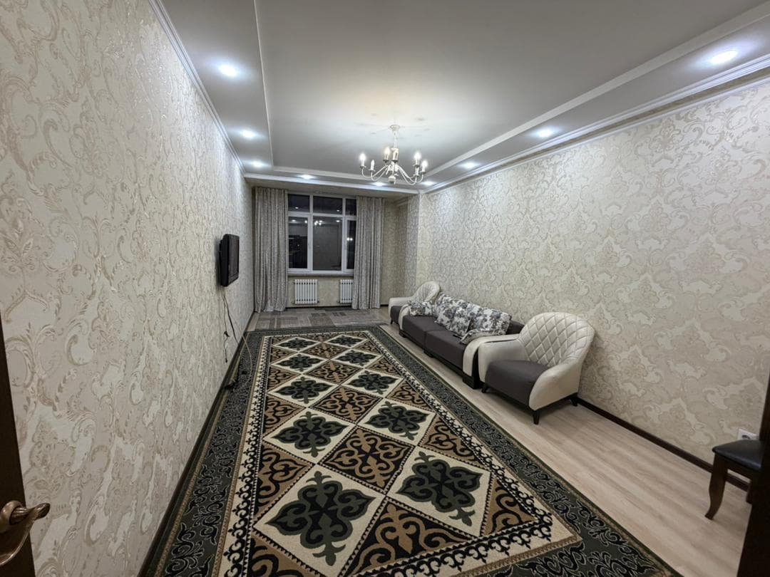 Аренда, Элитка, 3 ком, 120 м2, этаж 1/12, ж/к 7 Небо, Сост: Евроремонт - фото 1