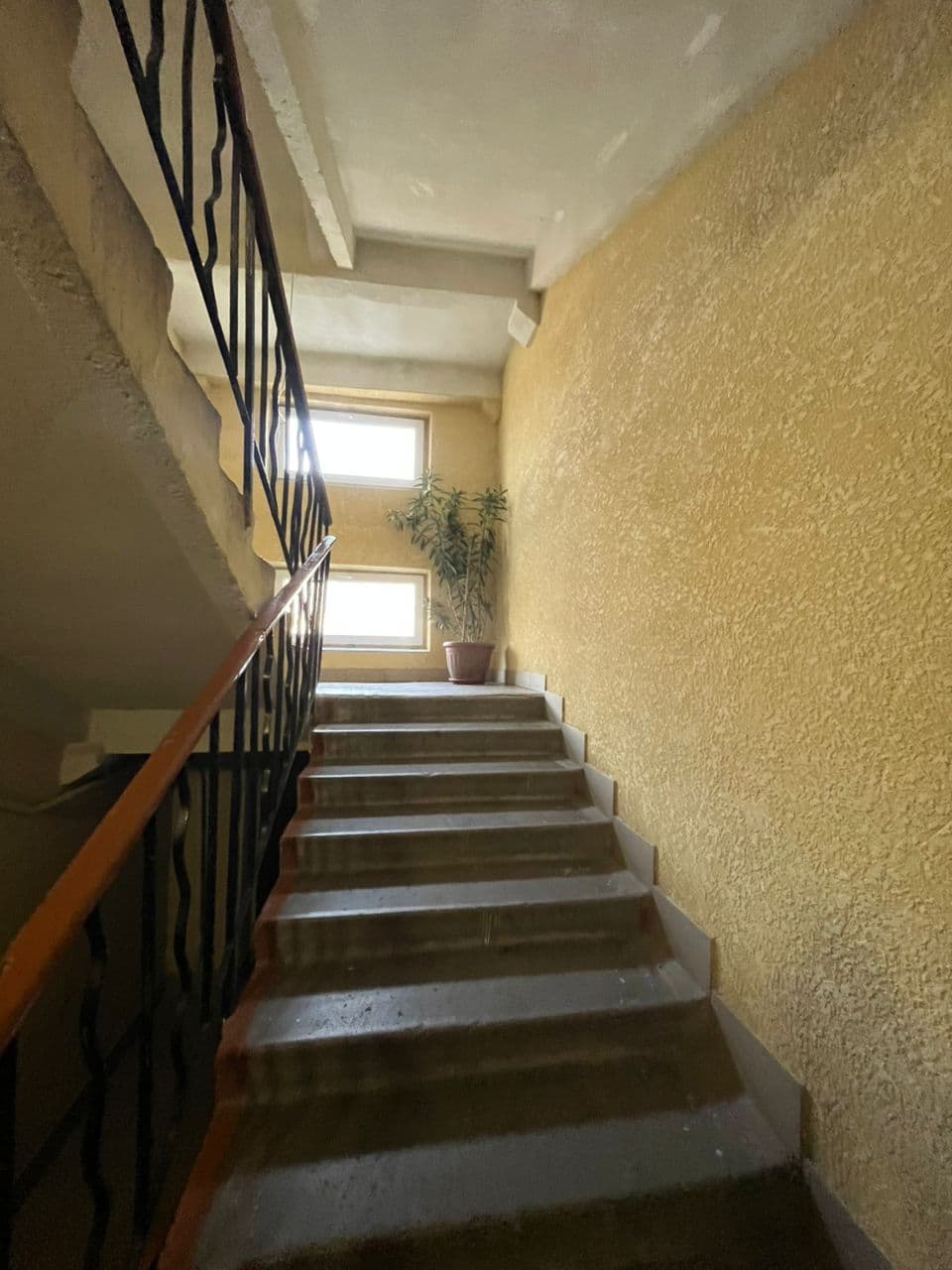 Продажа, 104 серия, 3 ком, 58 м2, этаж 1/4, Сост: Евроремонт - фото 3