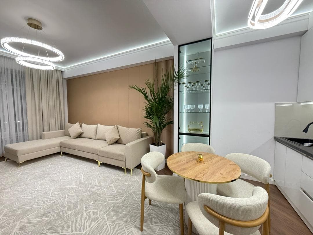 Элитка, 3 ком, 73 м2, этаж 7/12, ж/к Нью-Йорк сити (New York city), Сост: Евроремонт - фото 1