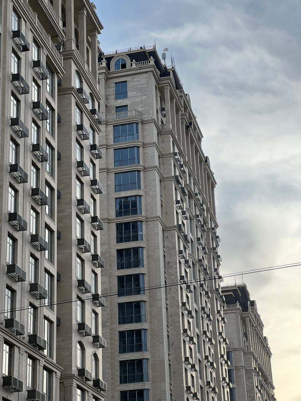 Продажа, Элитка, 3 ком, 122.69 м2, этаж 14/18, ж/к Елисейские поля, Сост: Сдан ПСО - фото 1