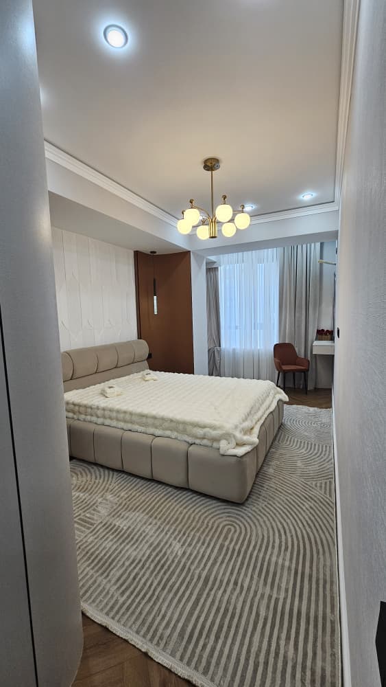 Продажа, Элитка, 3 ком, 107.57 м2, этаж 10/14, ж/к Кап Строй Сити (Capstroy City), Сост: Евроремонт - фото 1