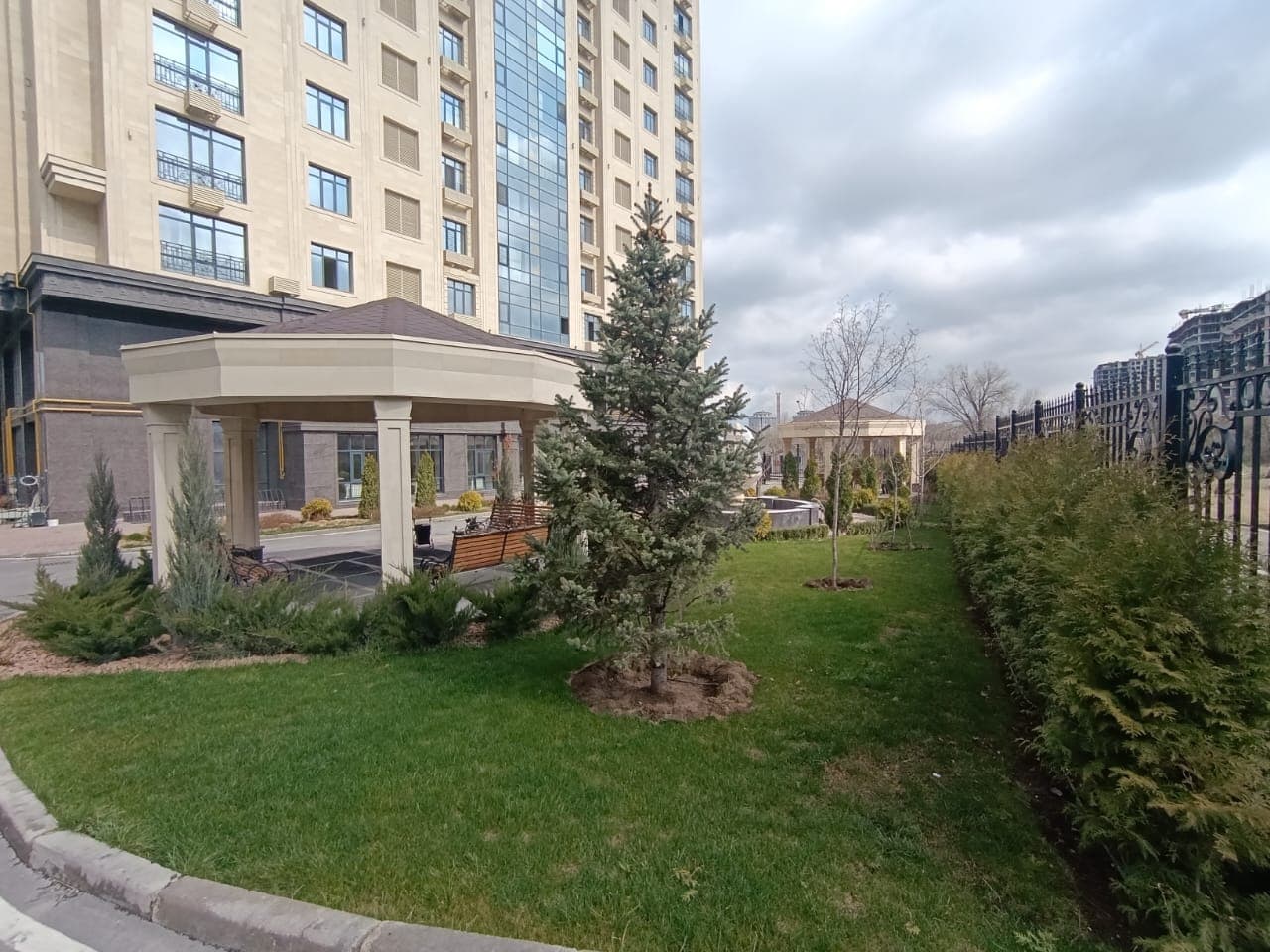 Элитка, 2 ком, 80 м2, этаж 13/16, ж/к ЖК Флоренция, Сост: Евроремонт - фото 13