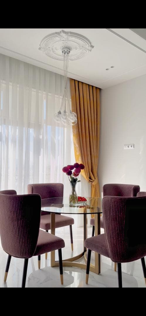 Элитка, 2 ком, 80 м², этаж 8/8