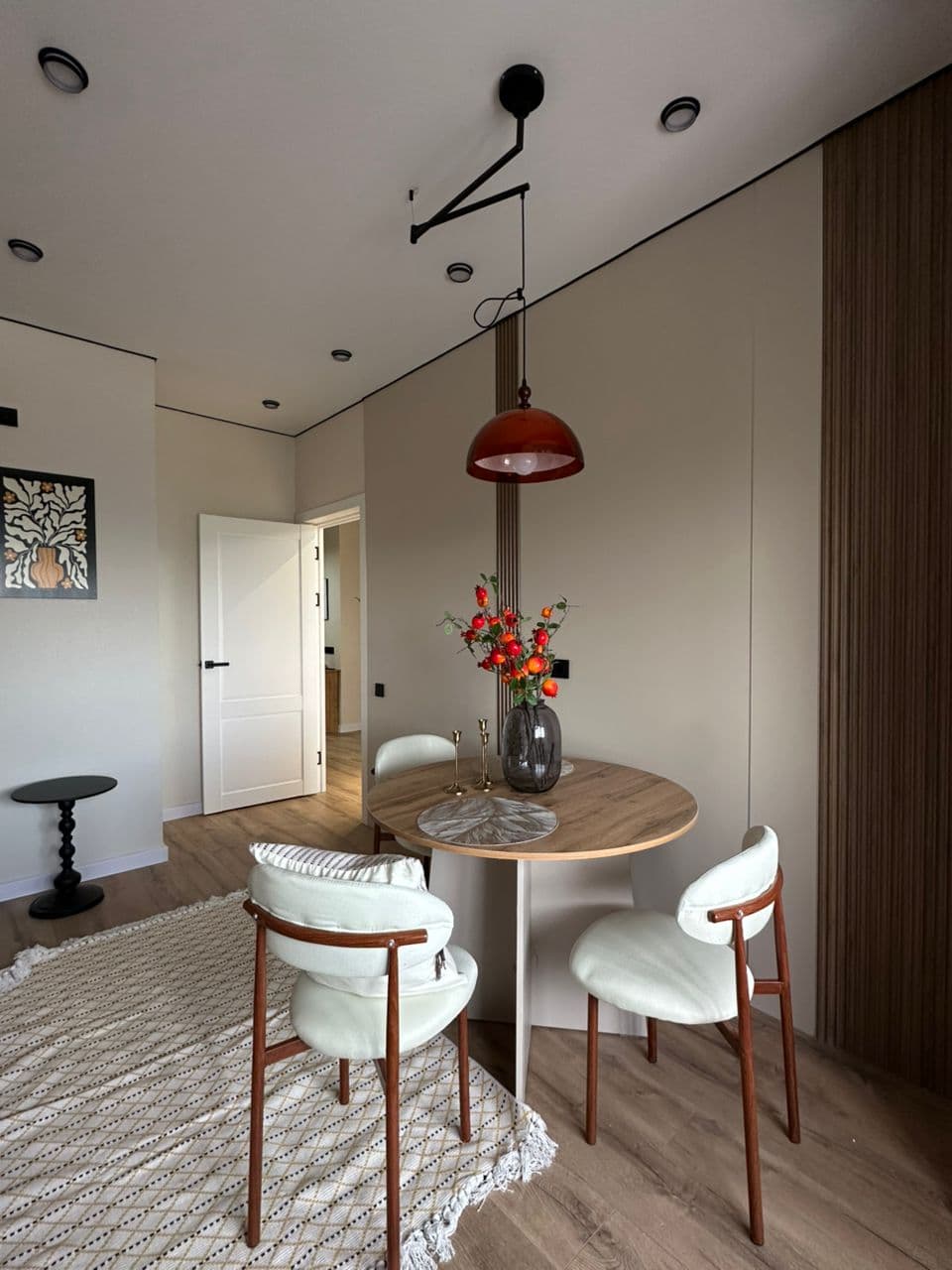 Продажа, Элитка, 2 ком, 49 м2, этаж 12/12, ж/к ЖК Эмель, Сост: Евроремонт - фото 2