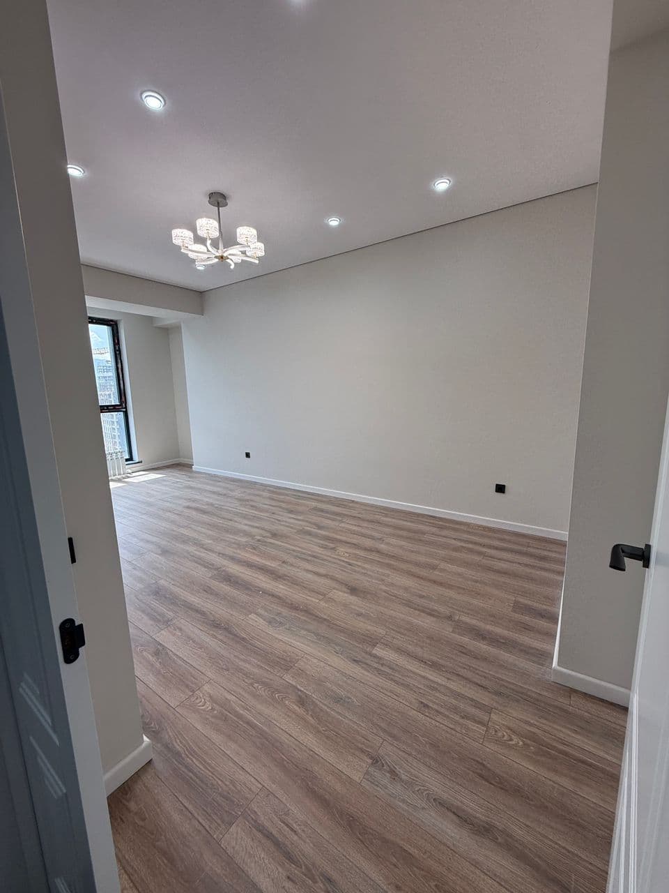 Продажа, Элитка, 2 ком, 76 м2, этаж 13/14, ж/к Кап Строй Сити (Capstroy City), Сост: Евроремонт - фото 10
