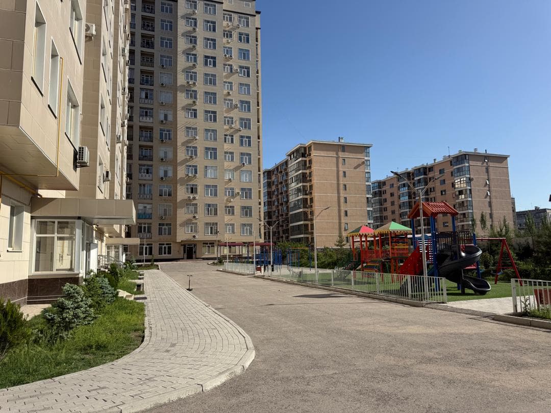 Продажа, Элитка, 3 ком, 89 м2, этаж 3/9, ж/к Action Stroy (Экшен Строй), Сост: Евроремонт - фото 2
