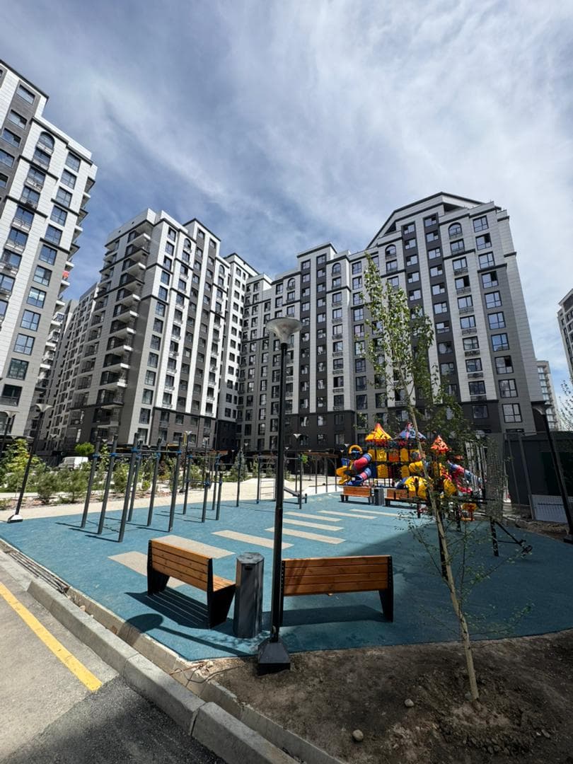 Продажа, Элитка, 3 ком, 104 м2, этаж 10/15, ж/к Кап Строй Сити (Capstroy City), Сост: Евроремонт - фото 2