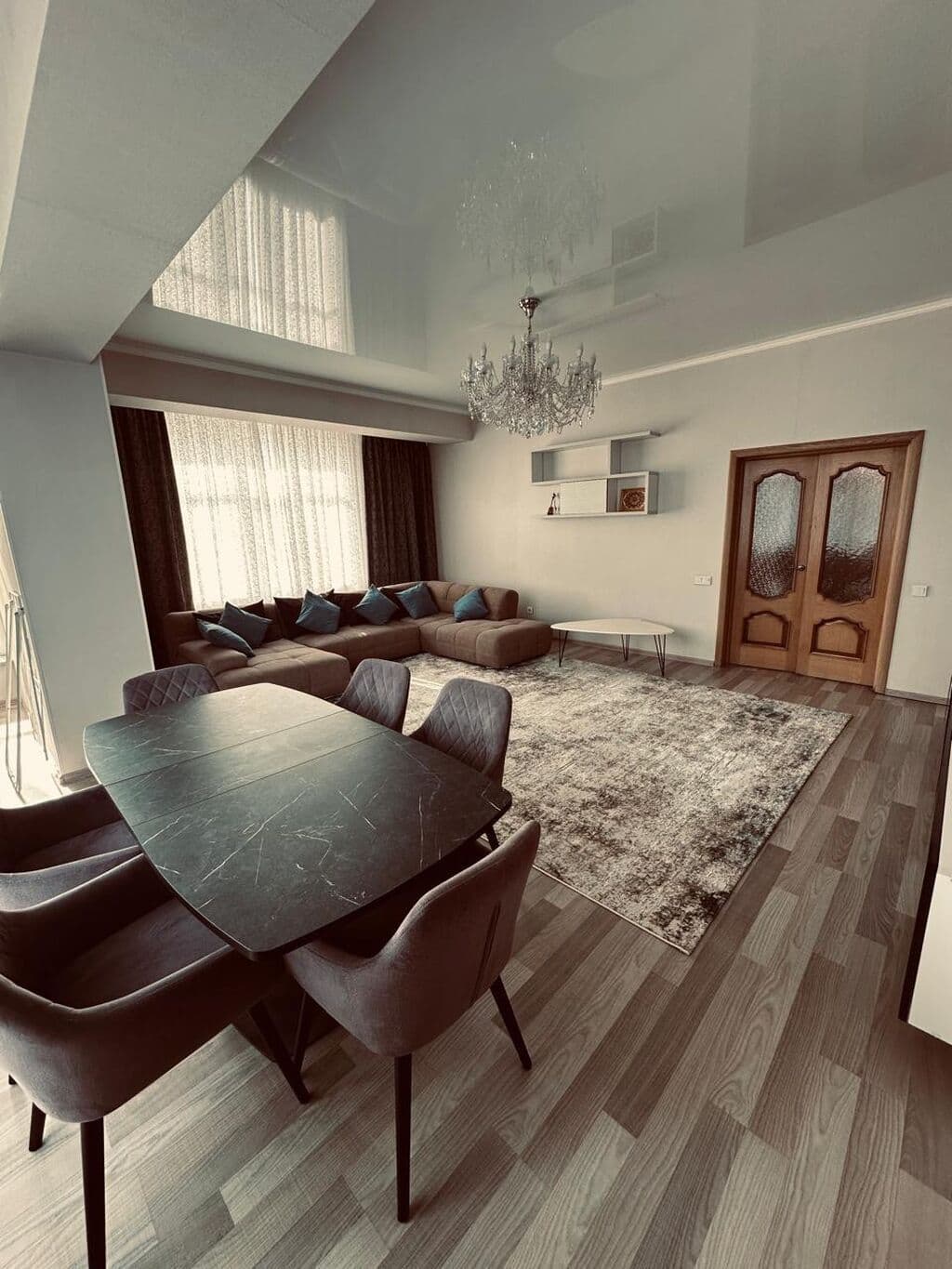 Аренда, Элитка, 3 ком, 119 м2, этаж 6/9, Сост: Евроремонт - фото 1