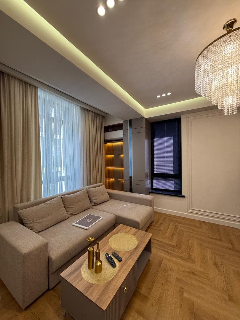 Элитка, 3 ком, 80 м2, этаж 8/14, ж/к Нью-Йорк сити (New York city), Сост: Евроремонт - фото 4