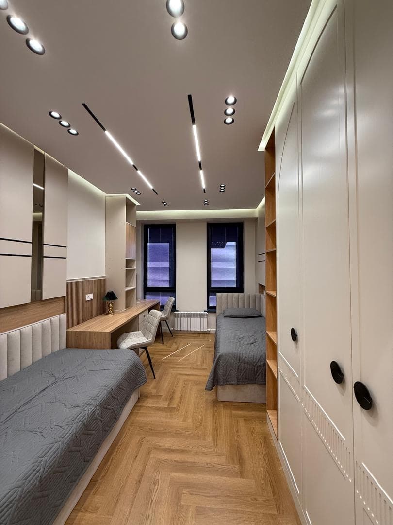 Элитка, 3 ком, 80 м2, этаж 8/14, ж/к Нью-Йорк сити (New York city), Сост: Евроремонт - фото 5