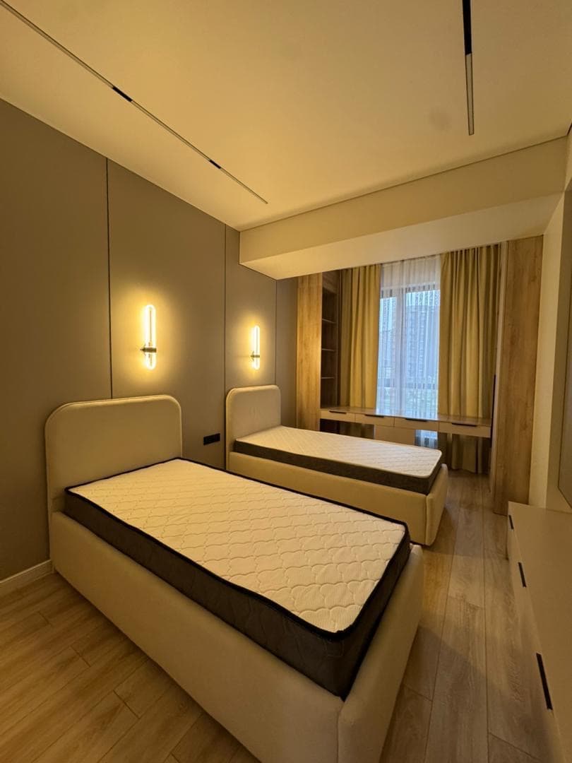 Элитка, 3 ком, 104 м2, этаж 3/13, ж/к Кап Строй Сити (Capstroy City), Сост: Евроремонт - фото 8