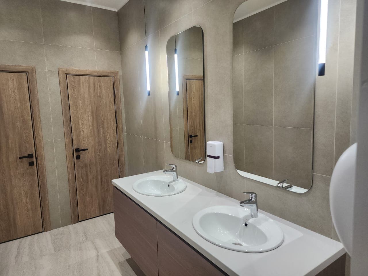 Офис, Коммерческая, 67 м2, этаж 7/10, Сост: Евроремонт - фото 1
