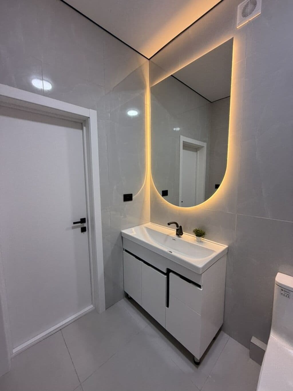 Элитка, 64 м2, этаж 11/14, ж/к Кап Строй Сити (Capstroy City), Сост: Евроремонт - фото 1