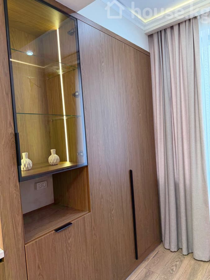 Элитка, 3 ком, 82 м2, этаж 9/14, ж/к Кап Строй Сити (Capstroy City), Сост: Евроремонт - фото 1