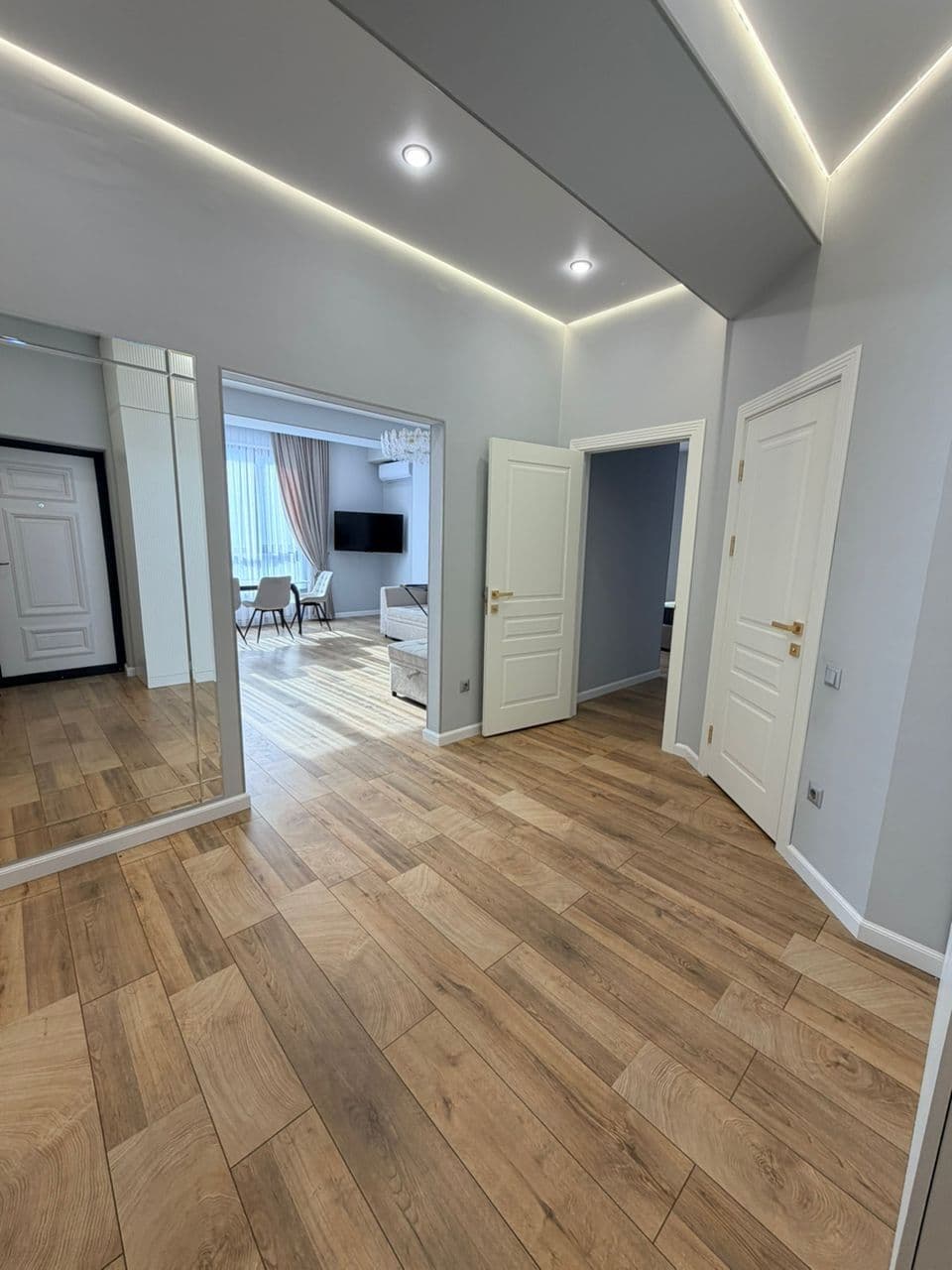 Элитка, 2 ком, 65 м², этаж 12/14