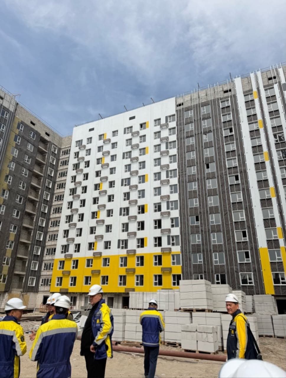 Продажа, Элитка, 1 ком, 38 м2, этаж 12/12, ж/к Esentai (Эсентай), Сост: Сдан ПСО - фото 1