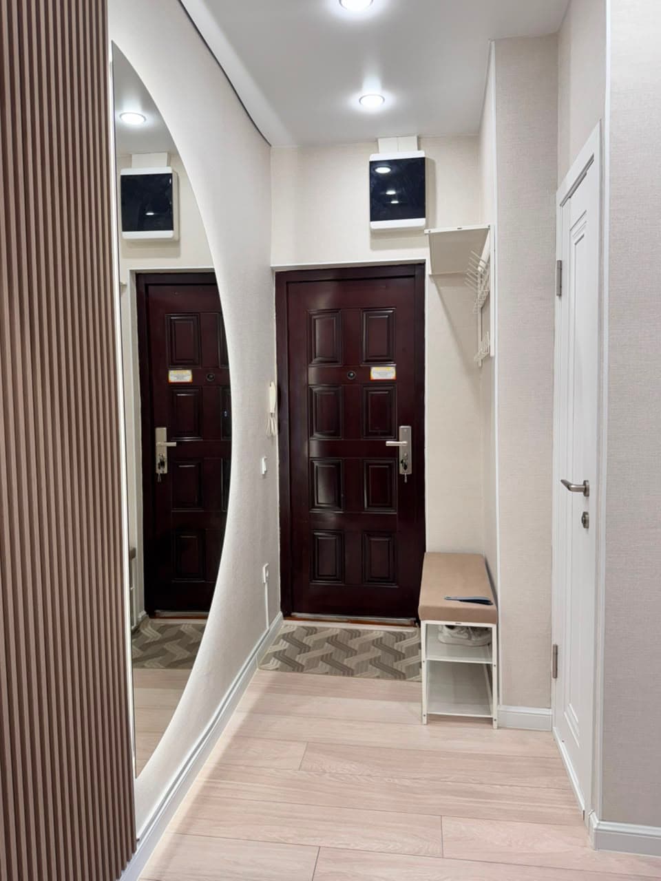 Продажа, 106 серия, 2 ком, 56 м2, этаж 8/9, Сост: Евроремонт - фото 2