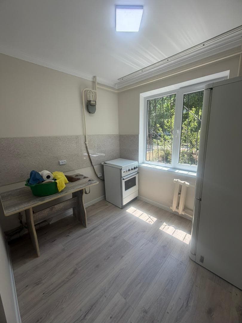 Продажа, 104 серия, 2 ком, 44 м2, этаж 1/4, Сост: Евроремонт - фото 1