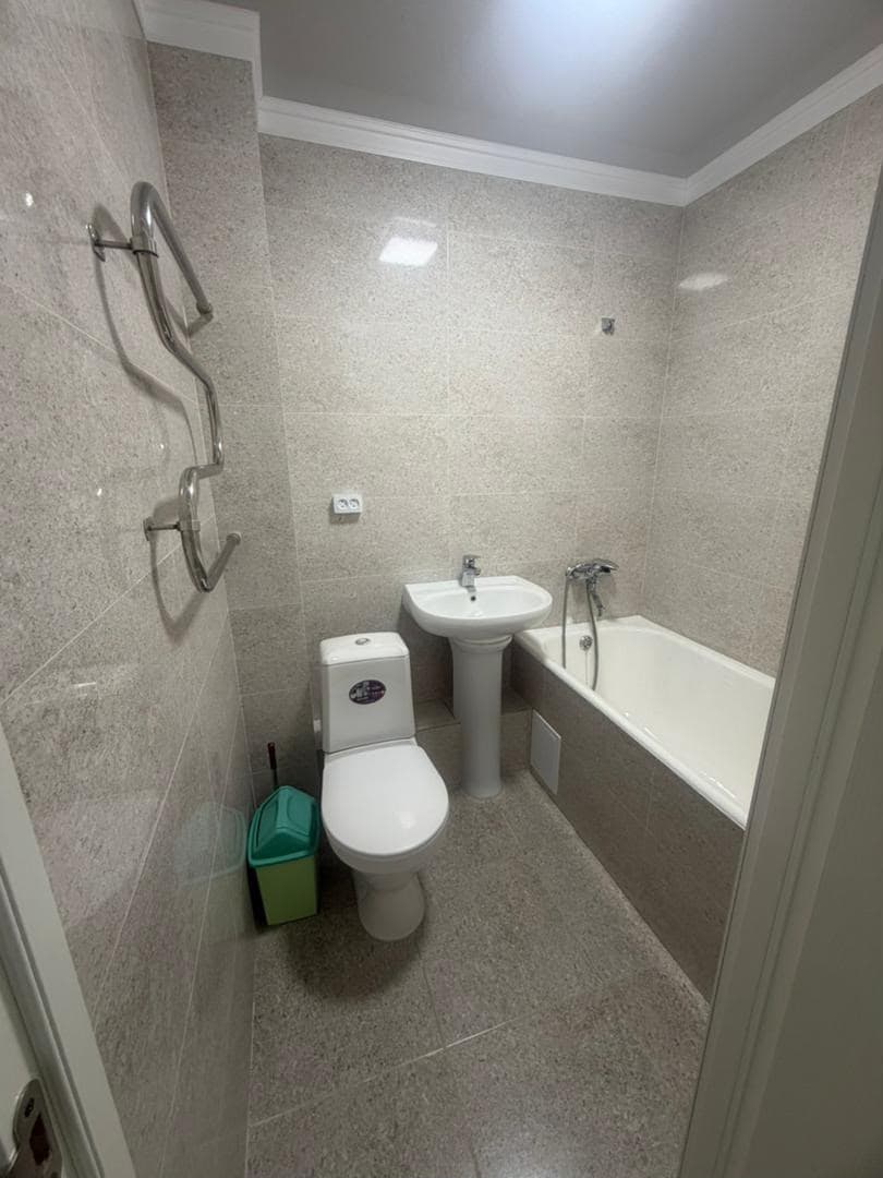 Продажа, 104 серия, 2 ком, 44 м2, этаж 1/4, Сост: Евроремонт - фото 2