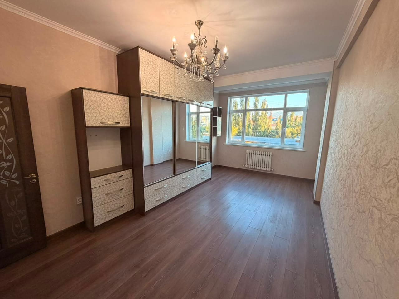 Продажа, Элитка, 3 ком, 92 м2, этаж 5/10, ж/к Мега Строй, Сост: Евроремонт - фото 2