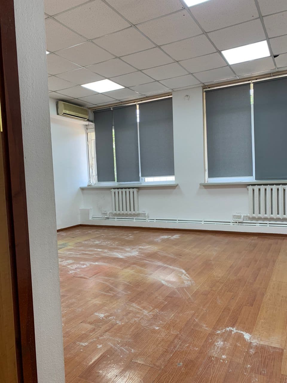 Офис, Коммерческая, 303 м2, этаж 1/5, Сост: Среднее - фото 1