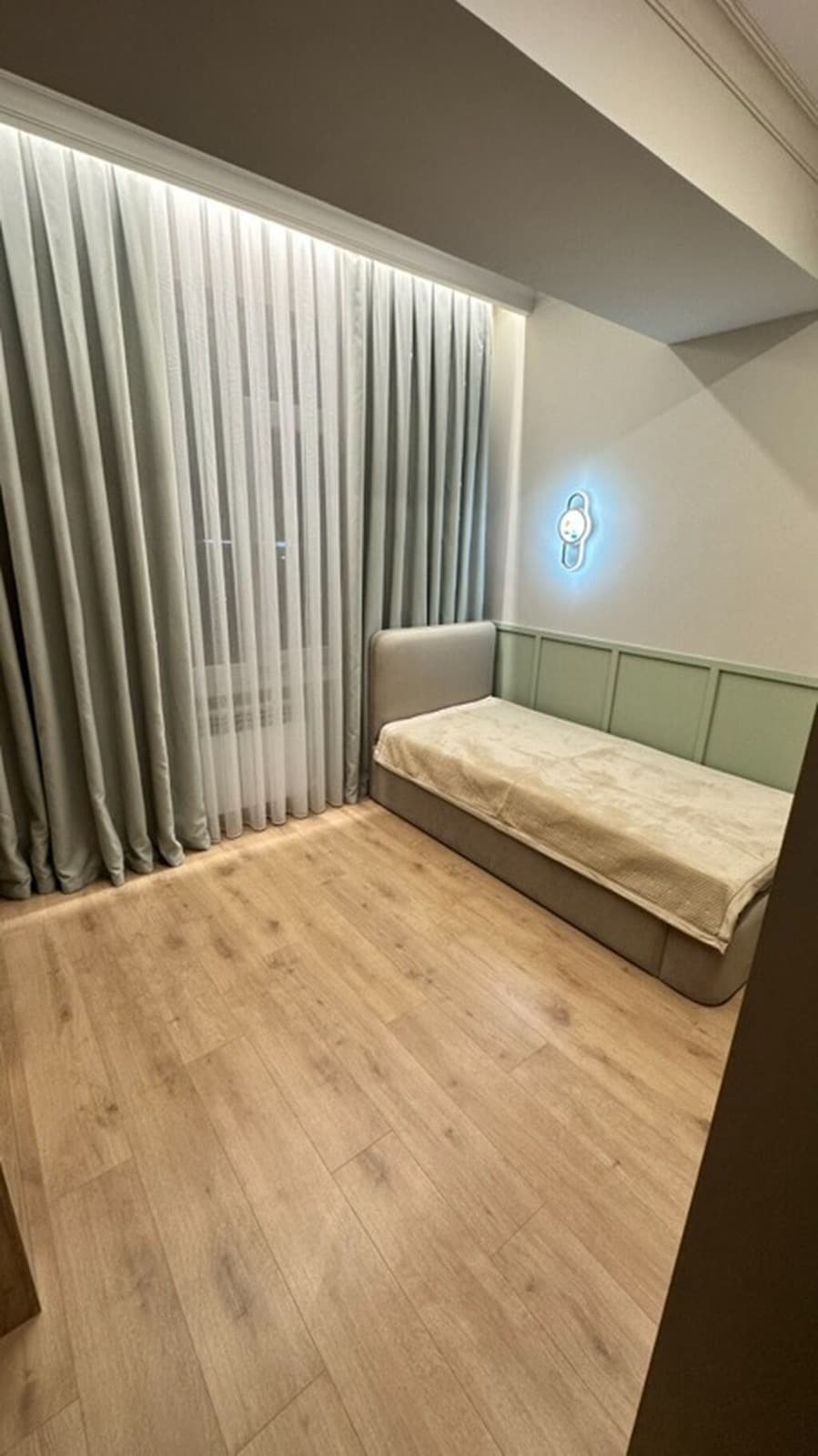 Элитка, 65 м2, этаж 13/14, ж/к Нью-Йорк сити (New York city), Сост: Евроремонт - фото 3
